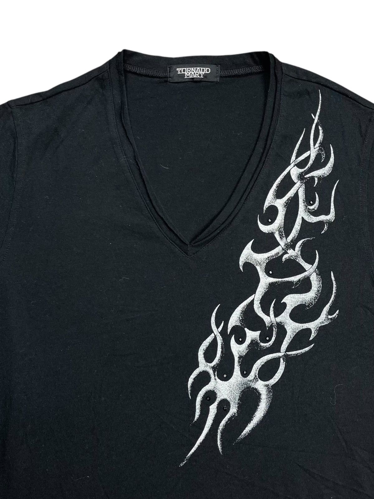Tornado Mart 2000s Tornado Mart - Vneck Tribal T-Shirt Size US M / EU 48-50 / 2 - 3 Thumbnail