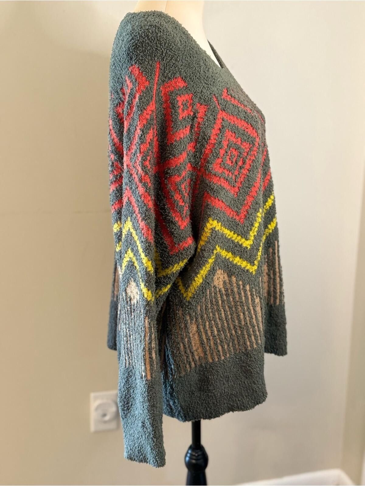 THE GIGI GiGio chunky plush boho geometric striped sweater SZ LG Size L / US 10 / IT 46 - 2 Thumbnail