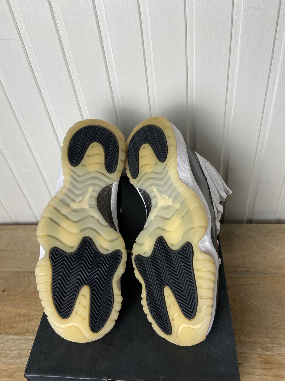 Jordan Brand Used Jordan 11 Retro Gratitude Authentic Size 8US Size US 8 / EU 41 - 11 Thumbnail