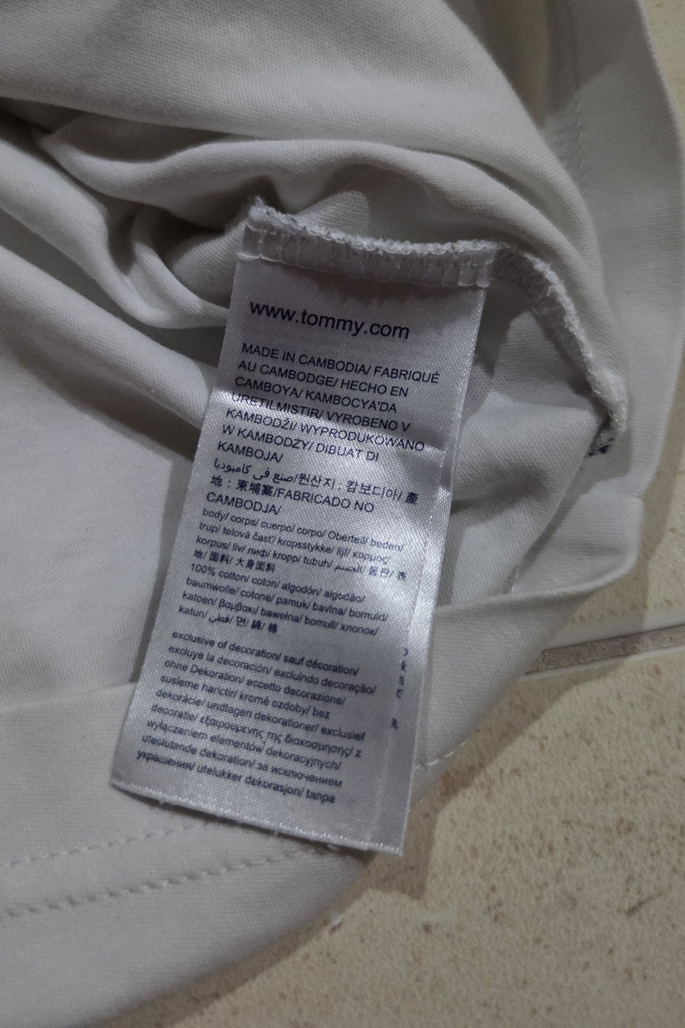 Tommy Hilfiger 2018 LH Issue Driver Tee Mercedes-AMG PETRONAS F1 Size US M / EU 48-50 / 2 - 11 Thumbnail