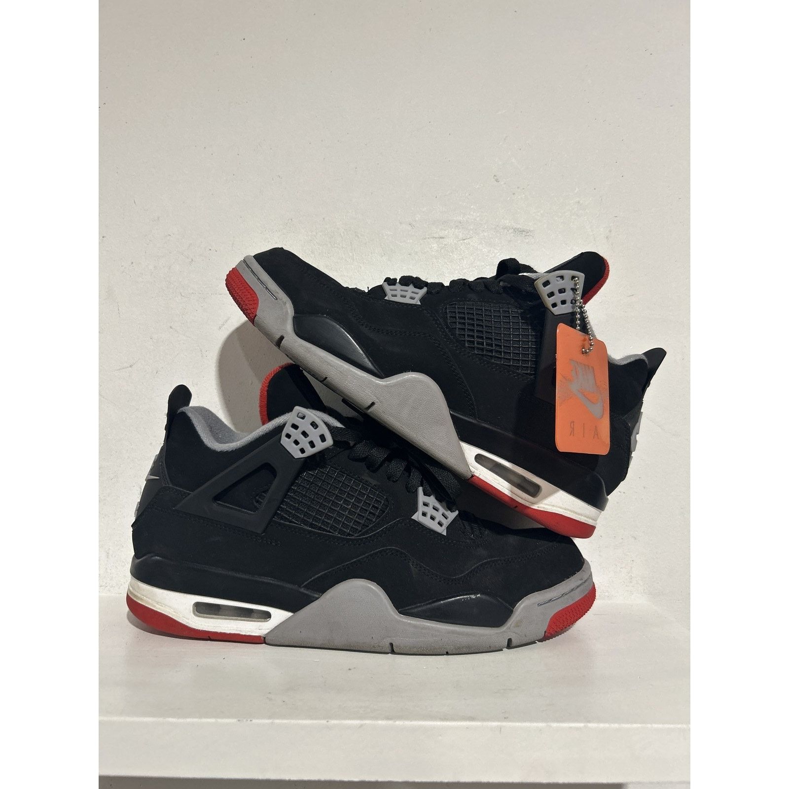 Jordan Brand NIKE JORDAN 4 BRED 2019 SIZE 9.5 PREOWNED Size US 9.5 / EU 42-43 - 1 Thumbnail