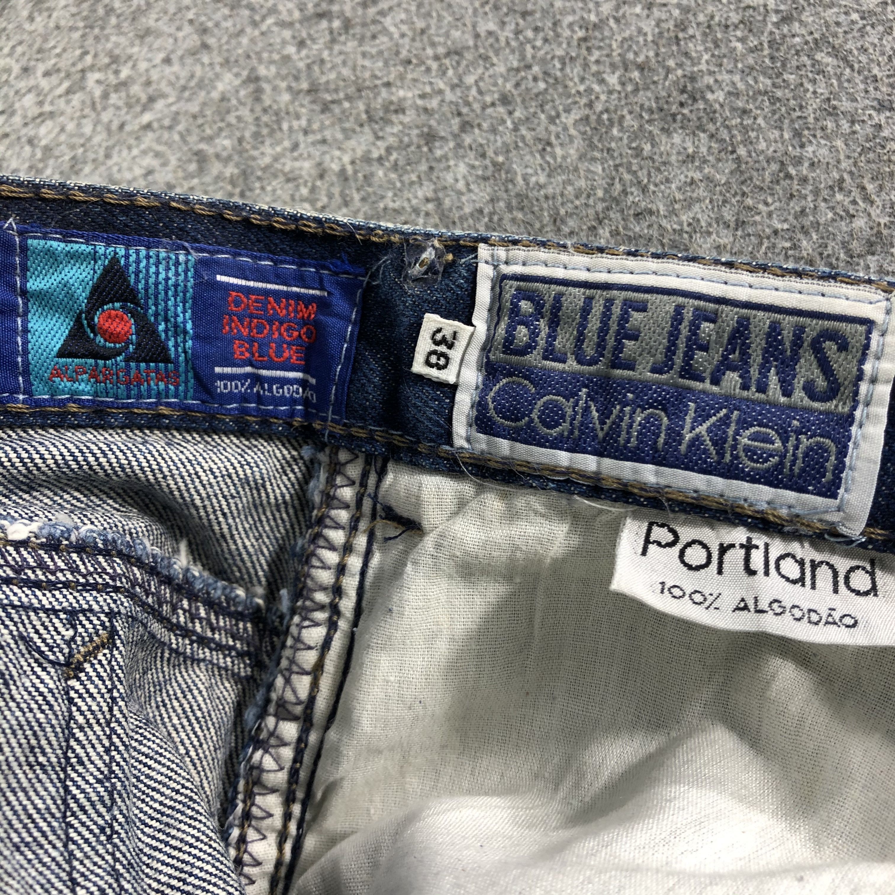 Calvin Klein Vintage Blue Wash Calvin Klein Jeans-J2754 Size US 33 - 8 Thumbnail