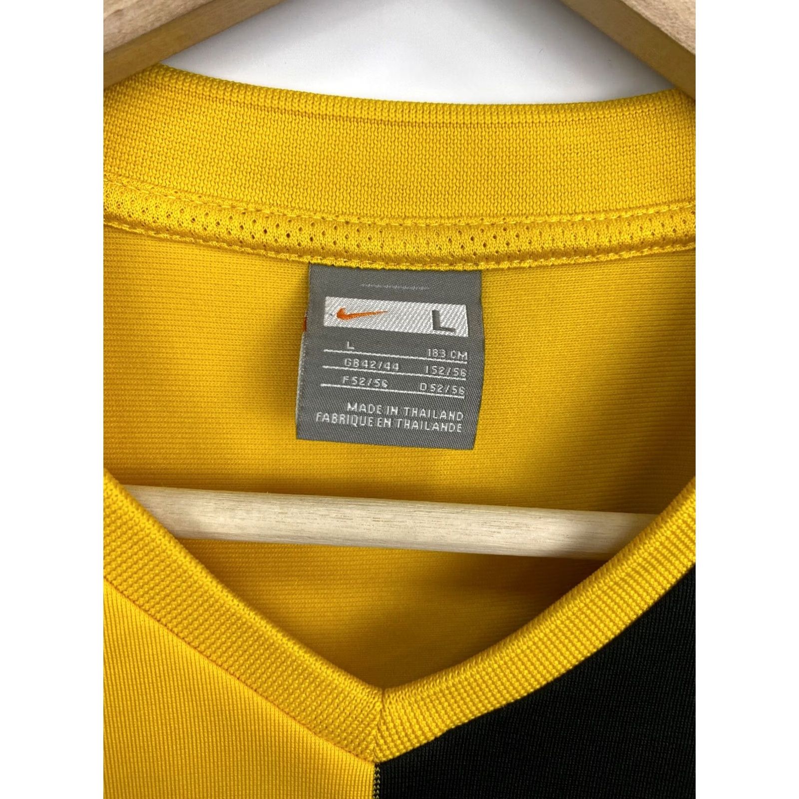 Nike VINTAGE Nike Total Ninety T-Shirt 90s Mens L Black Yellow 90s Nike Shirt Mens T-Shirt Size US L / EU 52-54 / 3 - 5 Thumbnail