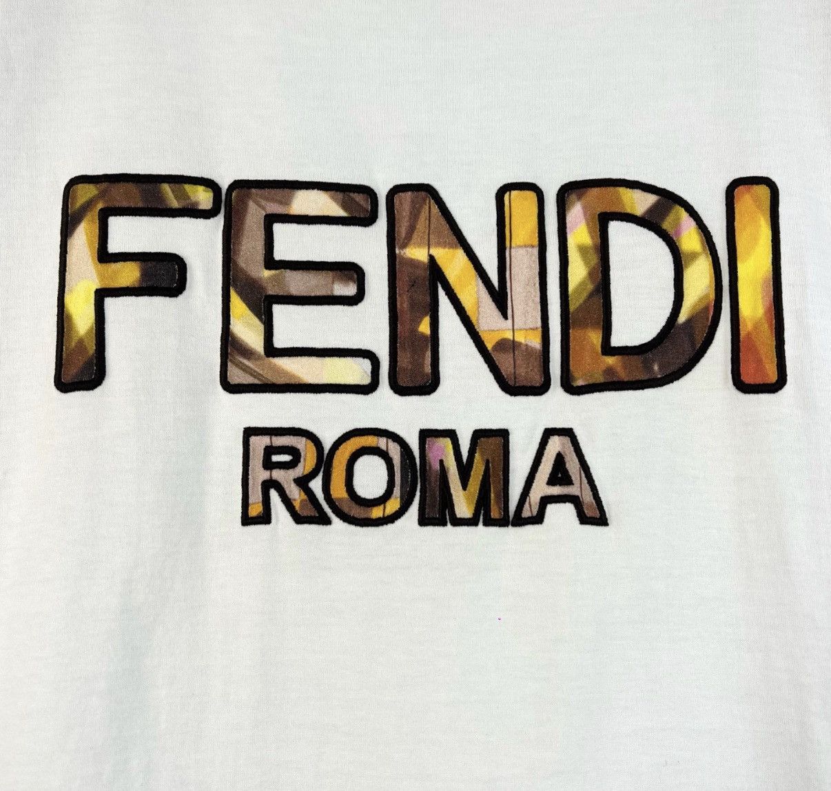 Fendi Fendi / White Letter Embroidered Short Sleeve T-Shirt K12 Size US S / EU 44-46 / 1 - 5 Thumbnail