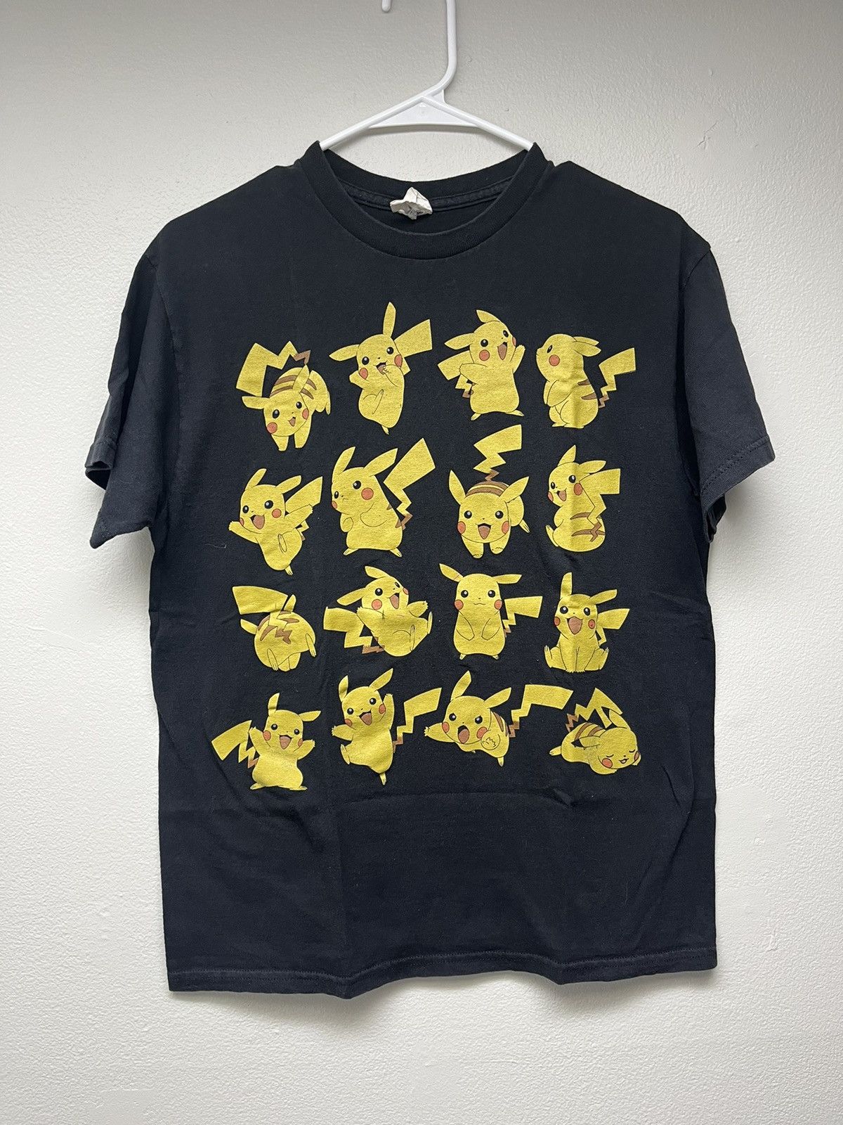 Pokemon Vintage Multi Pikachu Attack Form Tshirt Size US S / EU 44-46 / 1 - 1 Thumbnail
