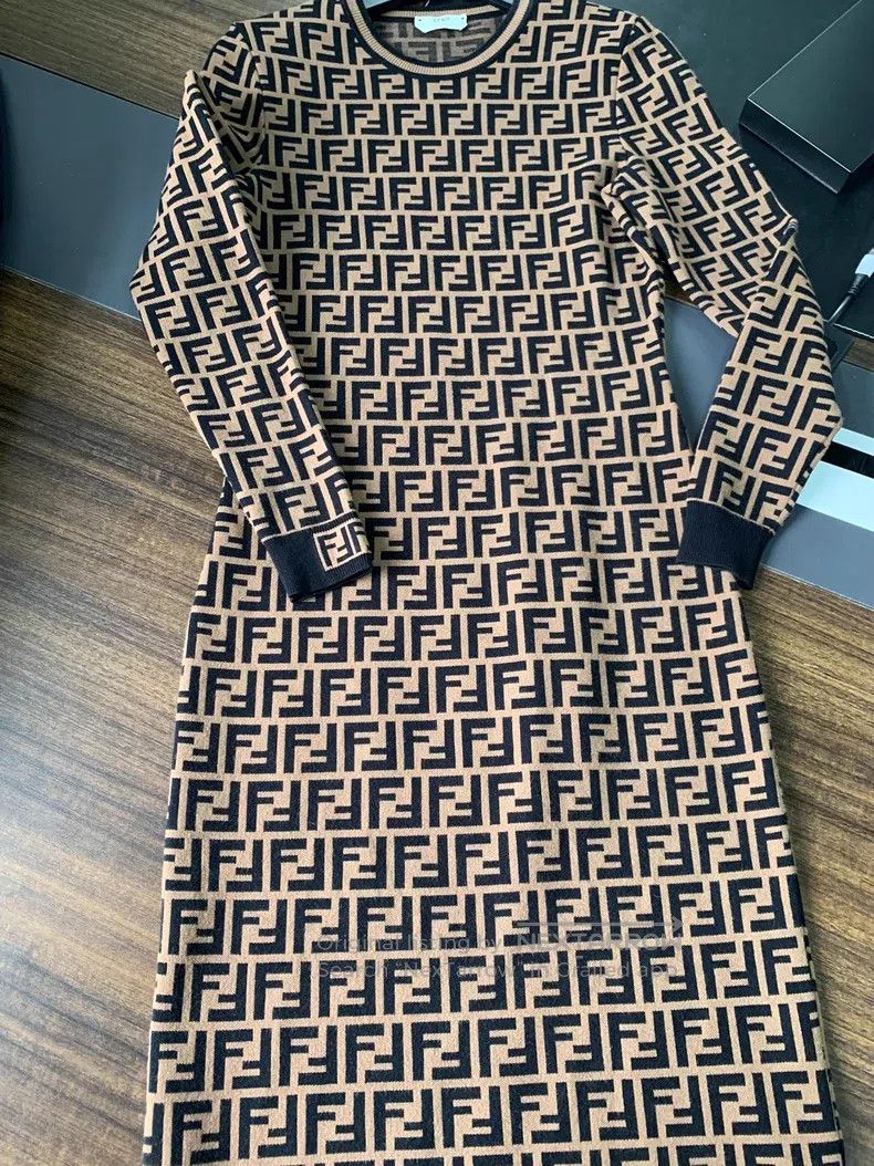 Fendi Fendi Letter Long Sleeve Dress Size XS / US 0-2 / IT 36-38 - 1 Thumbnail
