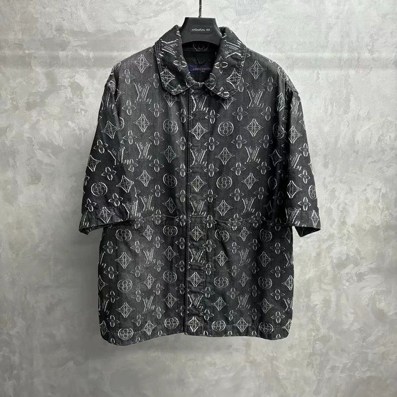 Louis Vuitton louis vuitton Black and grey short sleeve shirt with full p Size US XL / EU 56 / 4 - 1 Thumbnail