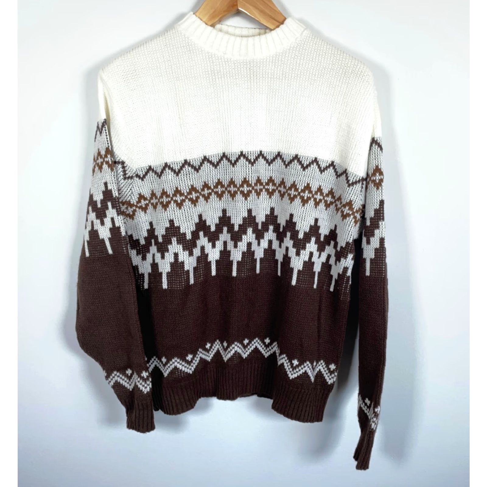 Vintage VINTAGE Sportswear Sweater Mens Large Brown Ivory Fair Isle Geometric Knit Crew Neck 70s Ski Pullover Size US L / EU 52-54 / 3 - 2 Thumbnail