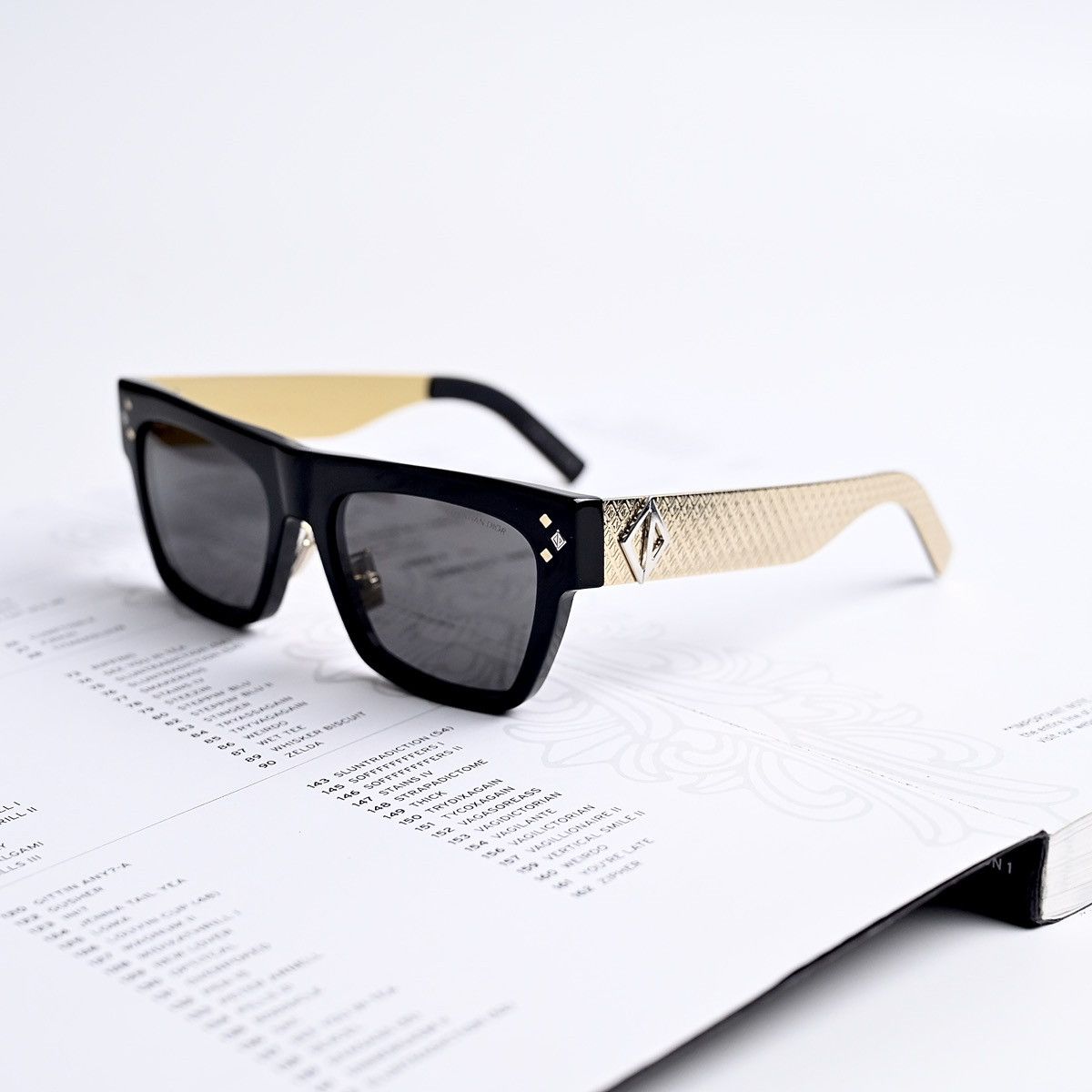 Dior DIOR CD DIAMOND S8F 12A0 SUNGLASSES Size ONE SIZE - 1 Thumbnail