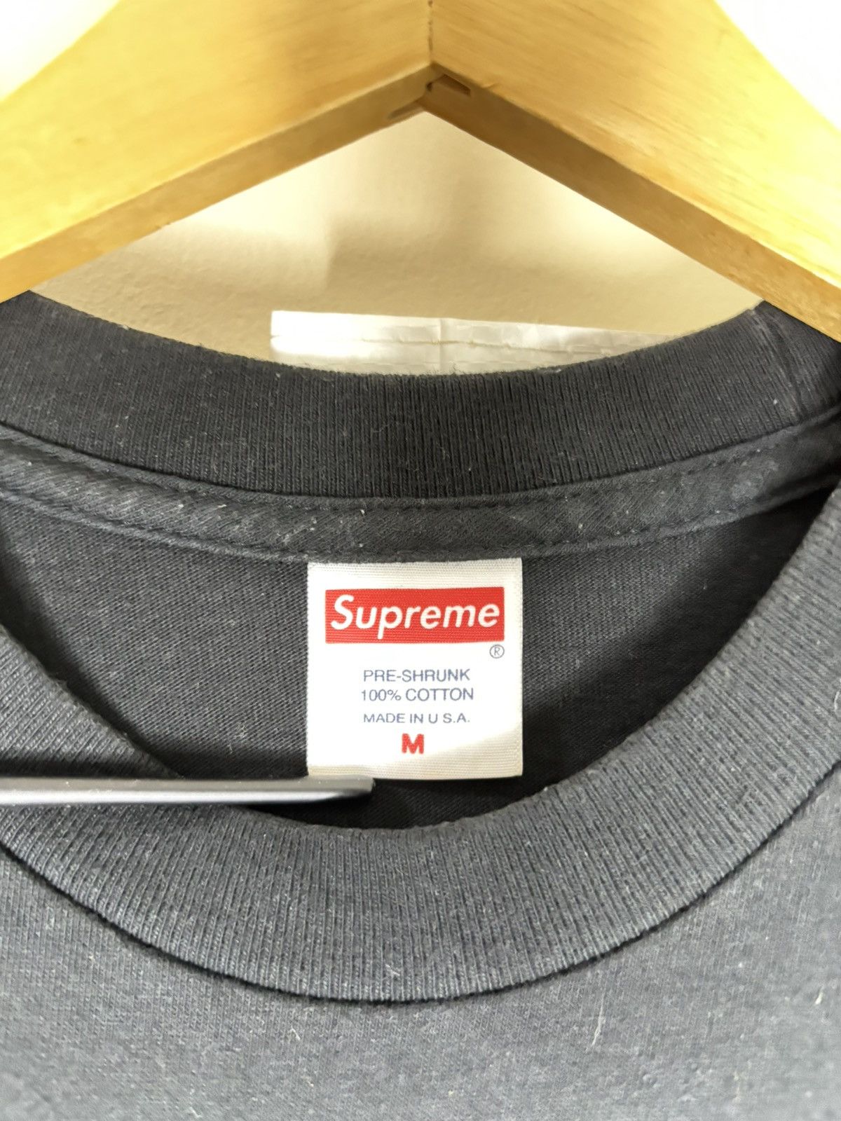 Chito × Supreme Supreme Smile Tee Black FW18 - Artwork by Chito Intl. Size US M / EU 48-50 / 2 - 3 Thumbnail