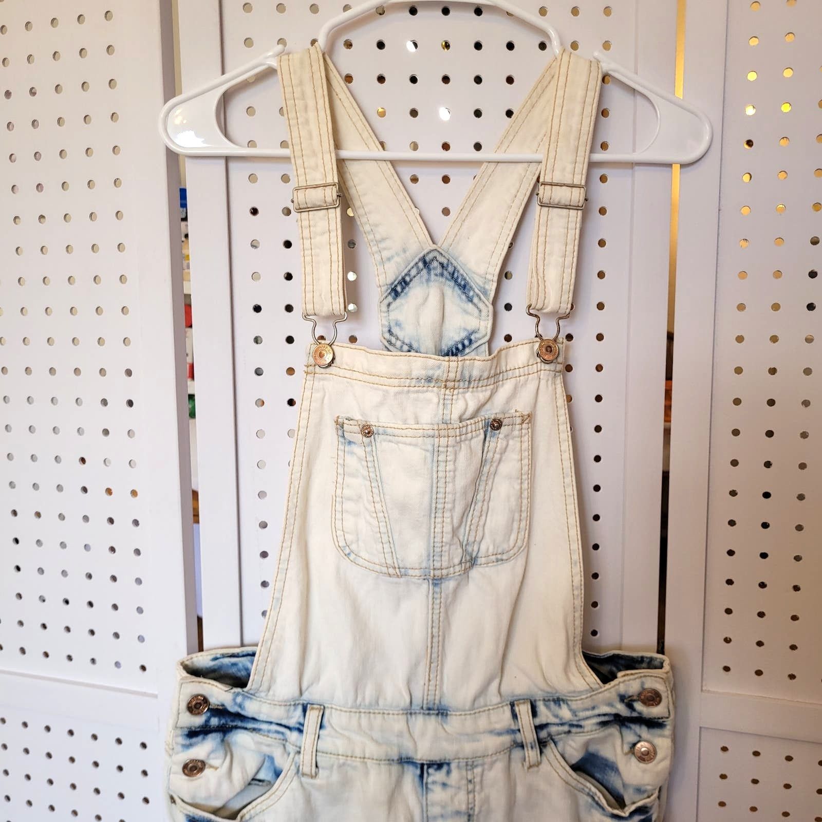 Mossimo Mossimo Women's Distressed Denim Overalls Acid Wash XS TP Size 26" / US 2 / IT 38 - 3 Thumbnail