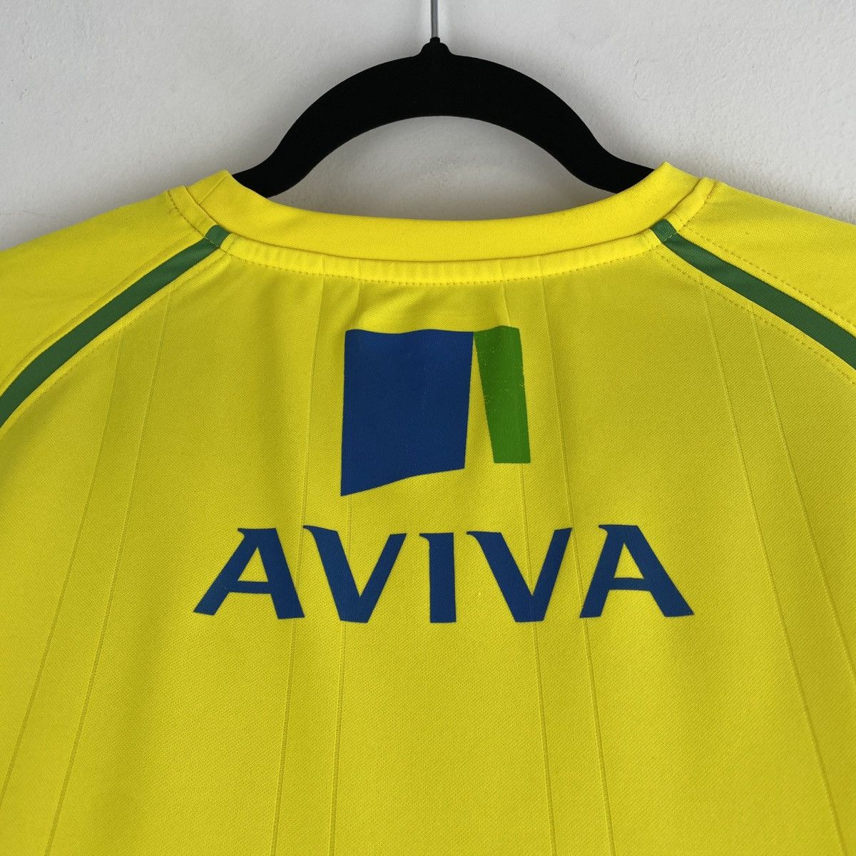 Other Norwich City Home Long Sleeve Jersey Men’s Shirt 2010/2011 Size US L / EU 52-54 / 3 - 9 Thumbnail