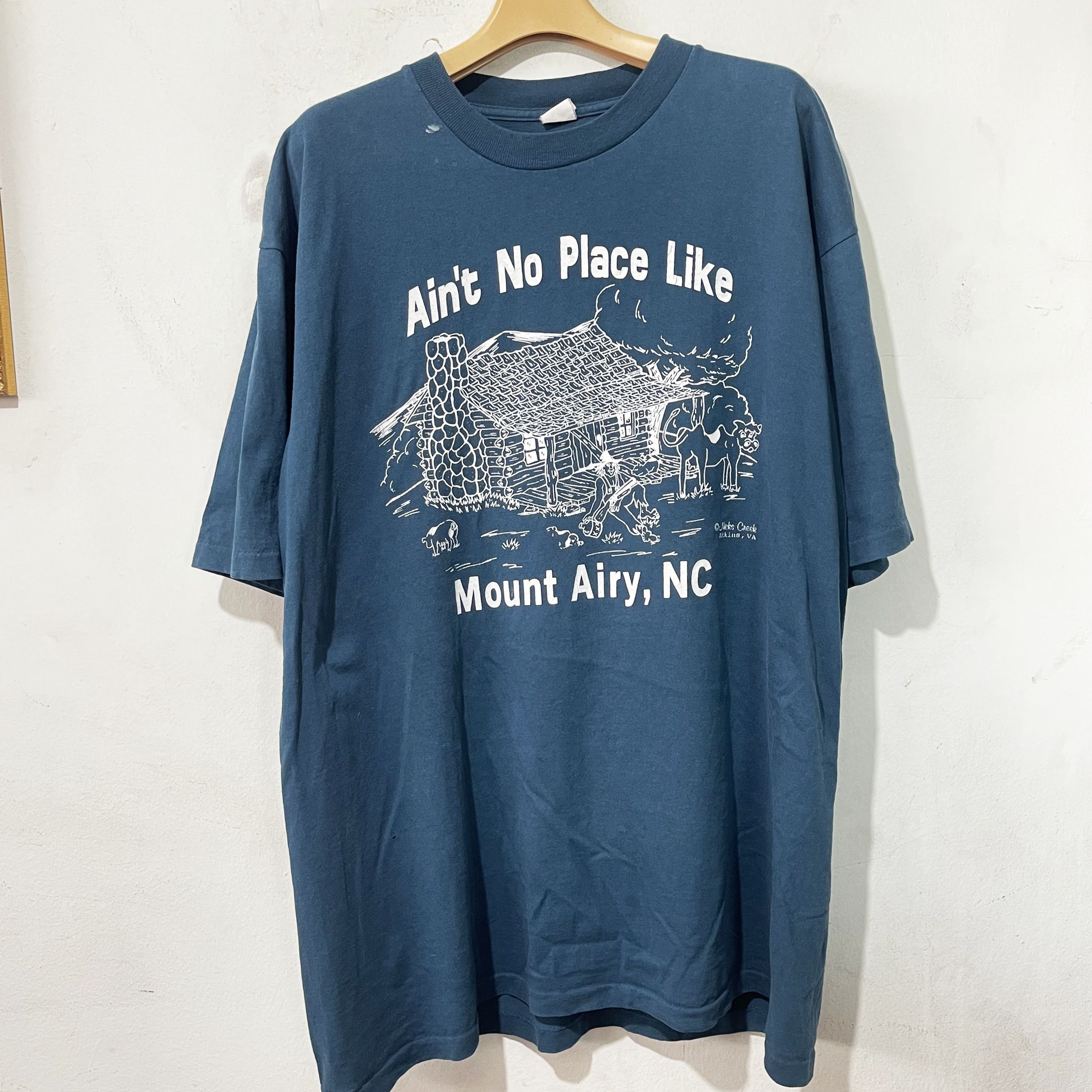 Vintage Vintage 90s Ain’t No Place Like Mount Airy NC T-Shirt Size US XL / EU 56 / 4 - 1 Thumbnail