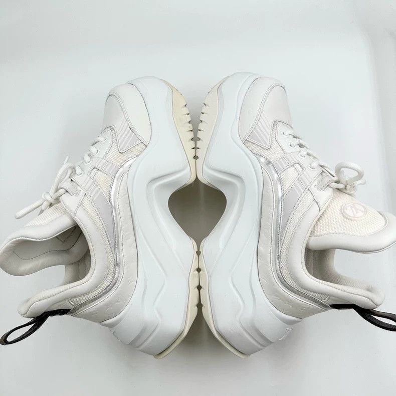 Louis Vuitton Louis Vuitton Archlight 2.0 embossed full-print platform d Size US 9.5 / IT 39.5 - 8 Thumbnail