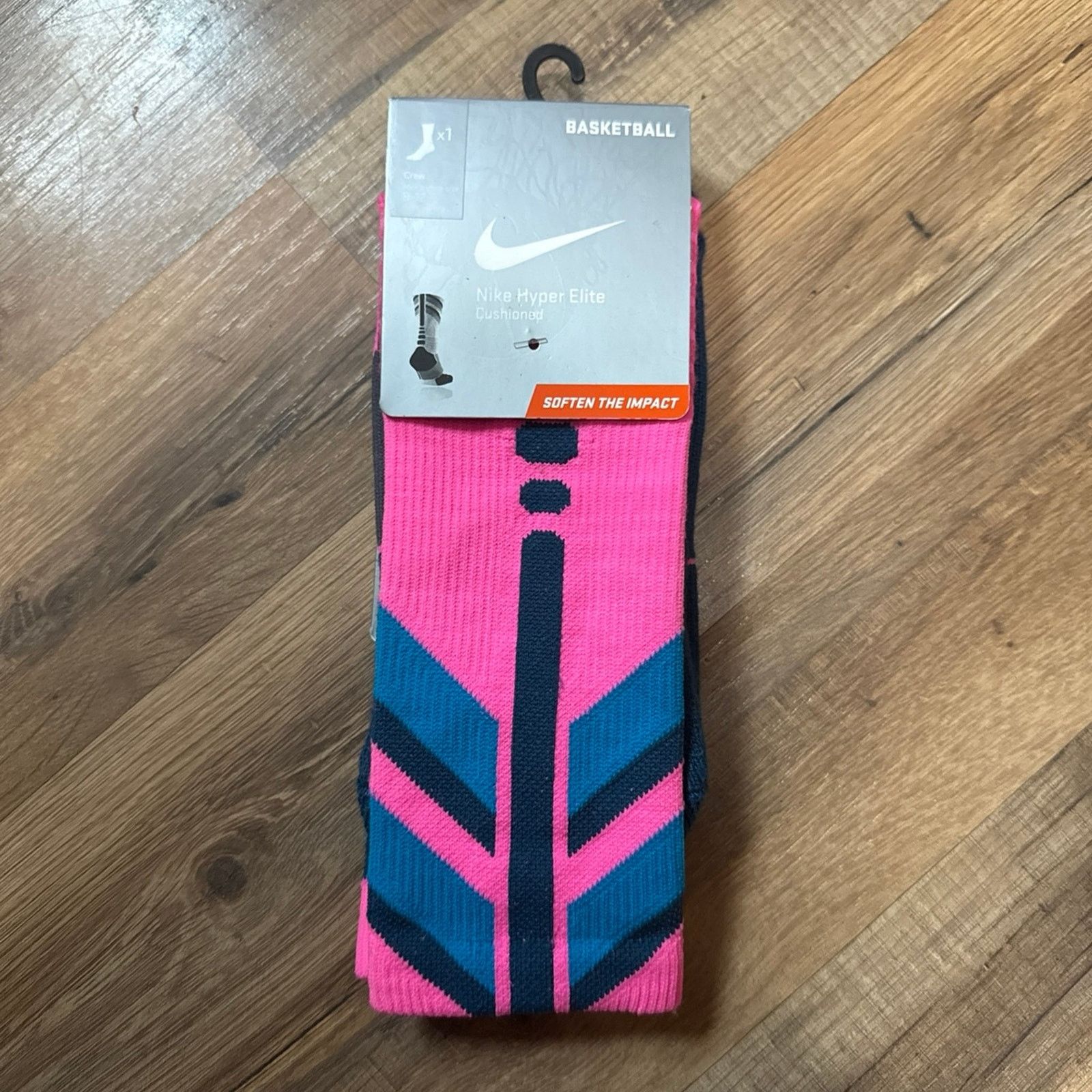 Nike 2014 Nike Hyper Elite Cushioned Basketball Crew Socks Size ONE SIZE - 1 Thumbnail