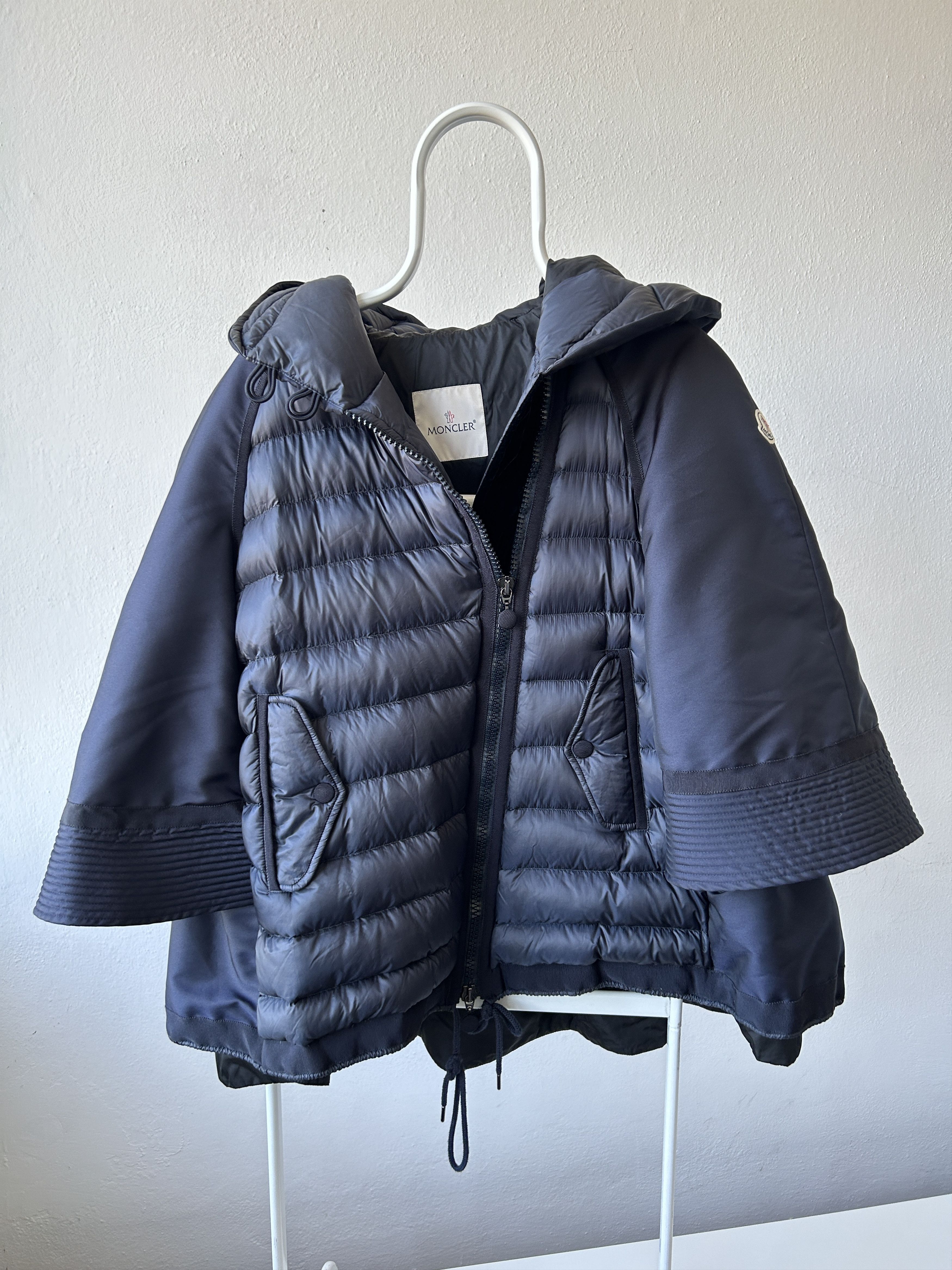 Moncler AW2017 moncler Sophie giubbotto puffer hooded poncho Size L / US 10 / IT 46 - 4 Thumbnail
