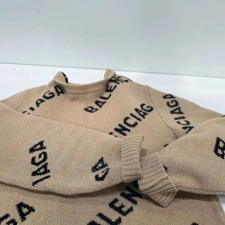 Balenciaga Balenciaga Logo Knit Sweater for Men, Brown. Size US XS / EU 42 / 0 - 8 Thumbnail