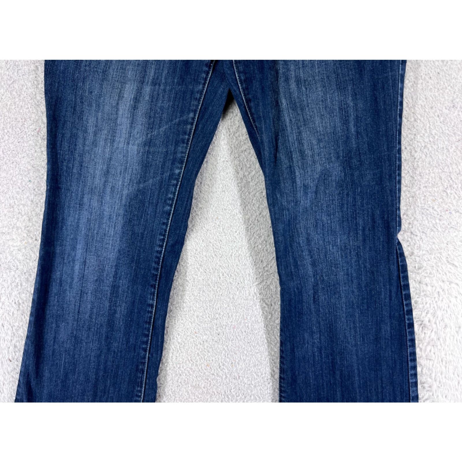 Mossimo Mossimo Jeans Womens 7 Blue Denim Flared Low Rise 26x31 Regular Stretch Distressed 5-Pocket Cotton Medium Wash Belt Zip Vintage: No Ladies Jeans Size 28" / US 6 / IT 42 - 3 Thumbnail