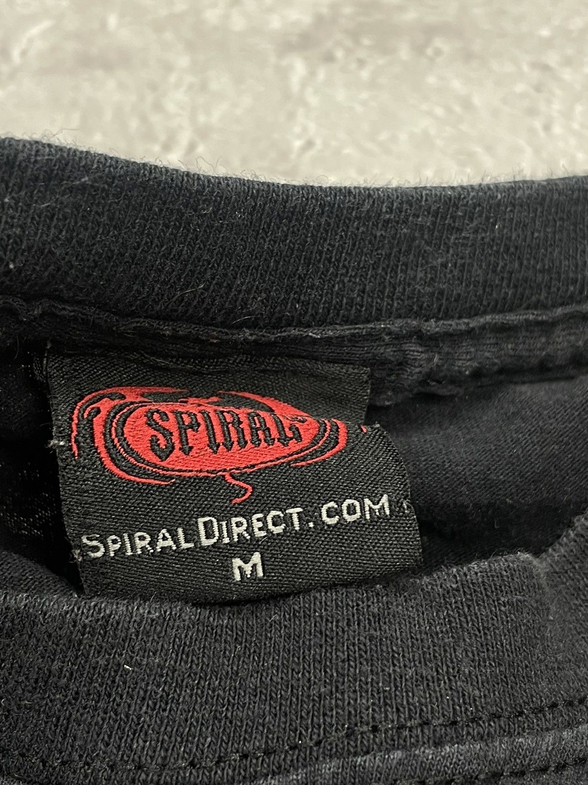 Other × Vintage Vintage spiral Amazing dragon t-shirt on two side Size US M / EU 48-50 / 2 - 6 Thumbnail