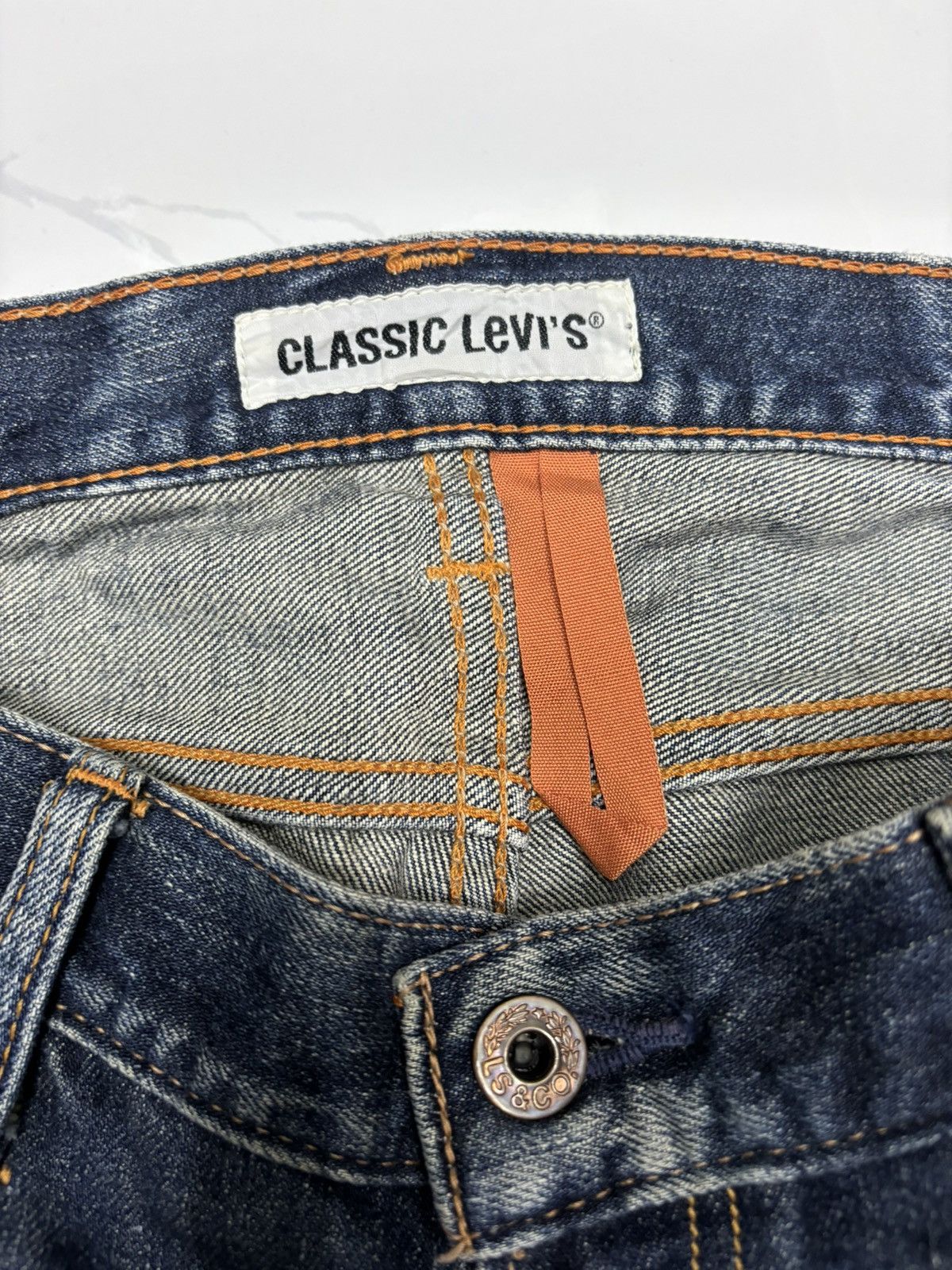 Levi's VINTAGE LEVIS 502 CLASSIC DISTRESSED DENIM JEANS Size US 35 - 9 Thumbnail