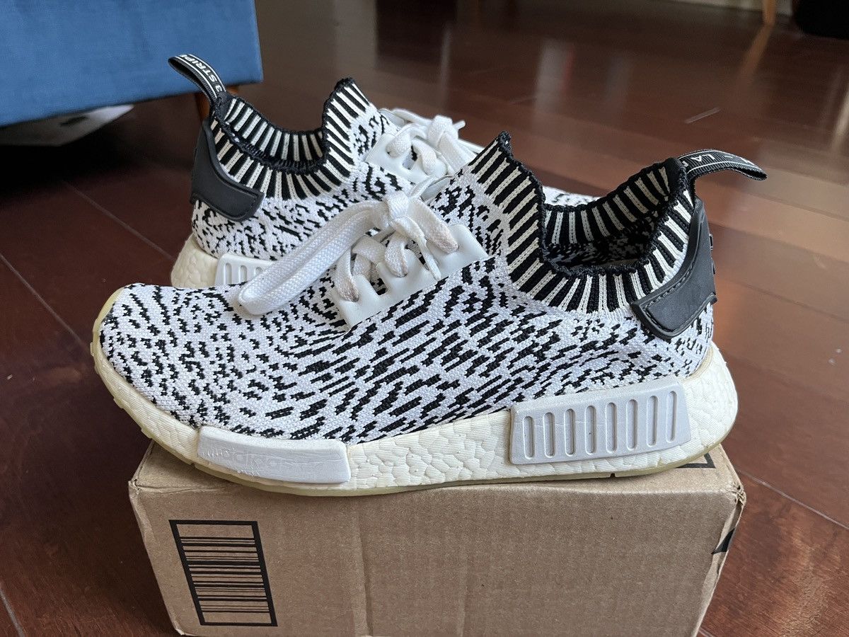 Adidas adidas NMD_R1 Primeknit Zebra Sashiko Size US 8 / EU 41 - 5 Thumbnail