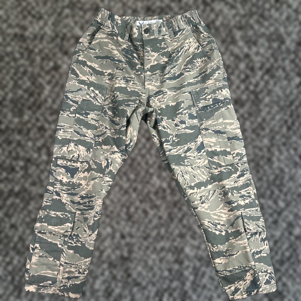 Vintage USAF Desert Digital Camo Pants 29x24 Green Tiger Stripe Cargo Jogger BDU DSCP Size US 29 - 1 Thumbnail
