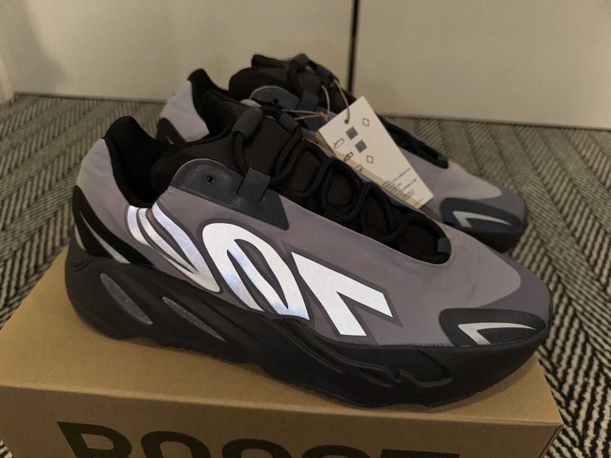 Adidas Size 10.5 Yeezy 700 MVN Geode Grey Silver Adidas Boost Size US 10.5 / EU 43-44 - 1 Thumbnail