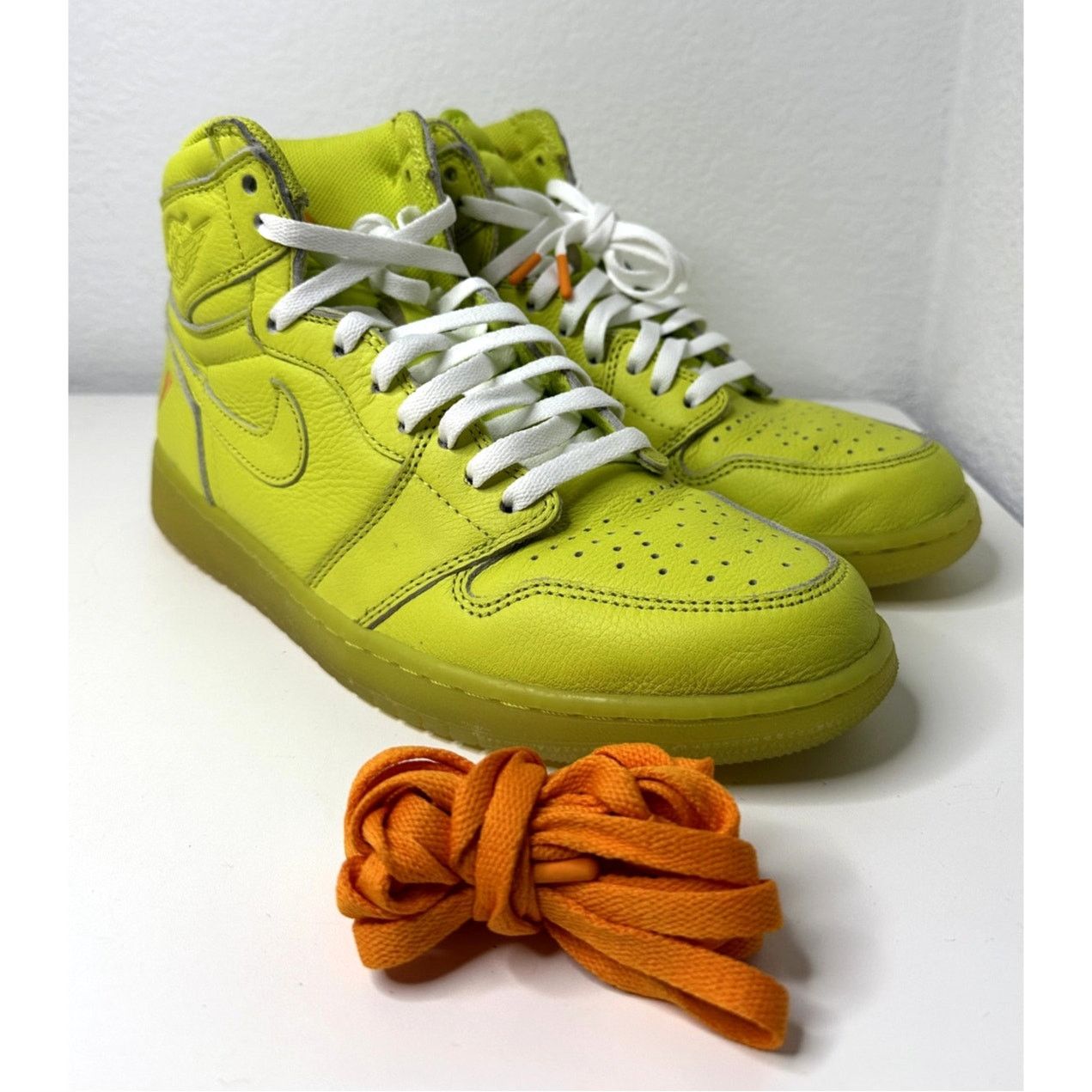 Nike 2017 Nike Air Jordan 1 Retro Gatorade OG BOX Slight Used Size US 10 / EU 43 - 3 Thumbnail