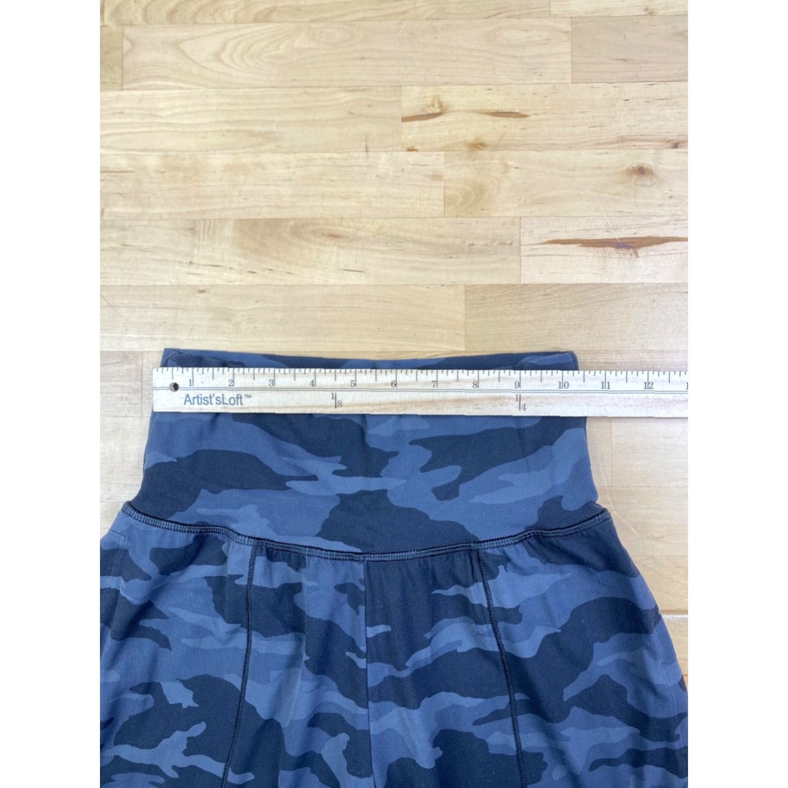 Athleta Athleta Salutation Camo Joggers Womens 2XS Black Activewear Casual Jogger Pants Womens Black 2XS 26.5in Inseam Size 24" / US 00 / IT 34 - 6 Thumbnail