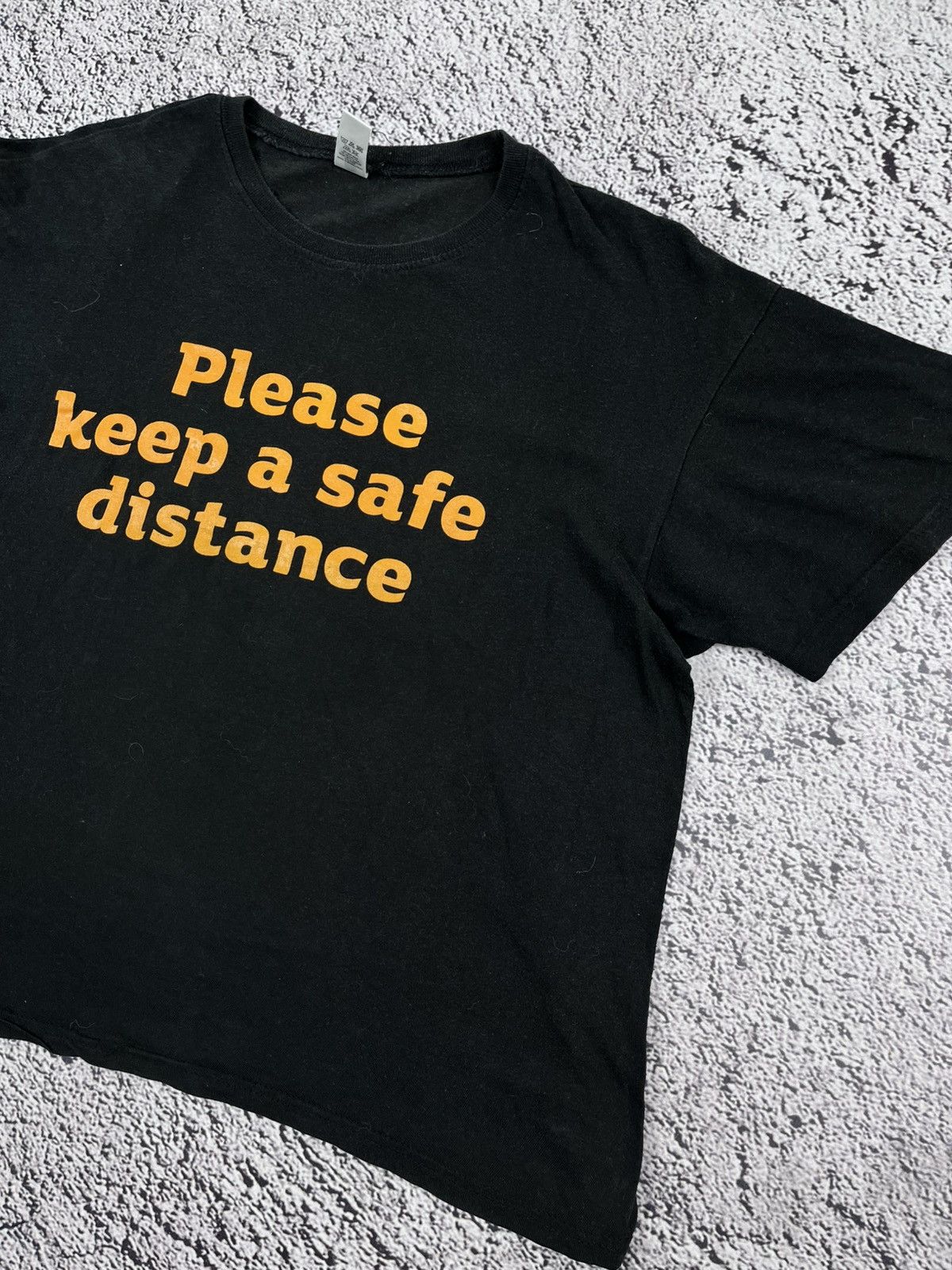 Vintage Vintage Humor Keep Distance T Shirt Streetwear Size M Size M / US 6-8 / IT 42-44 - 4 Thumbnail