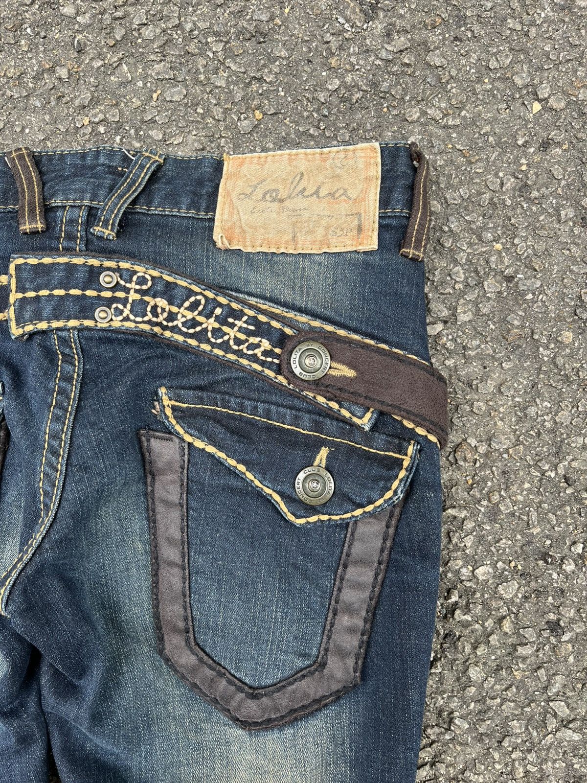 Hysteric Glamour Yoshitomo Nara Lolita Jeans Rusty Indigo Faded Denim Size 28" / US 6 / IT 42 - 12 Thumbnail