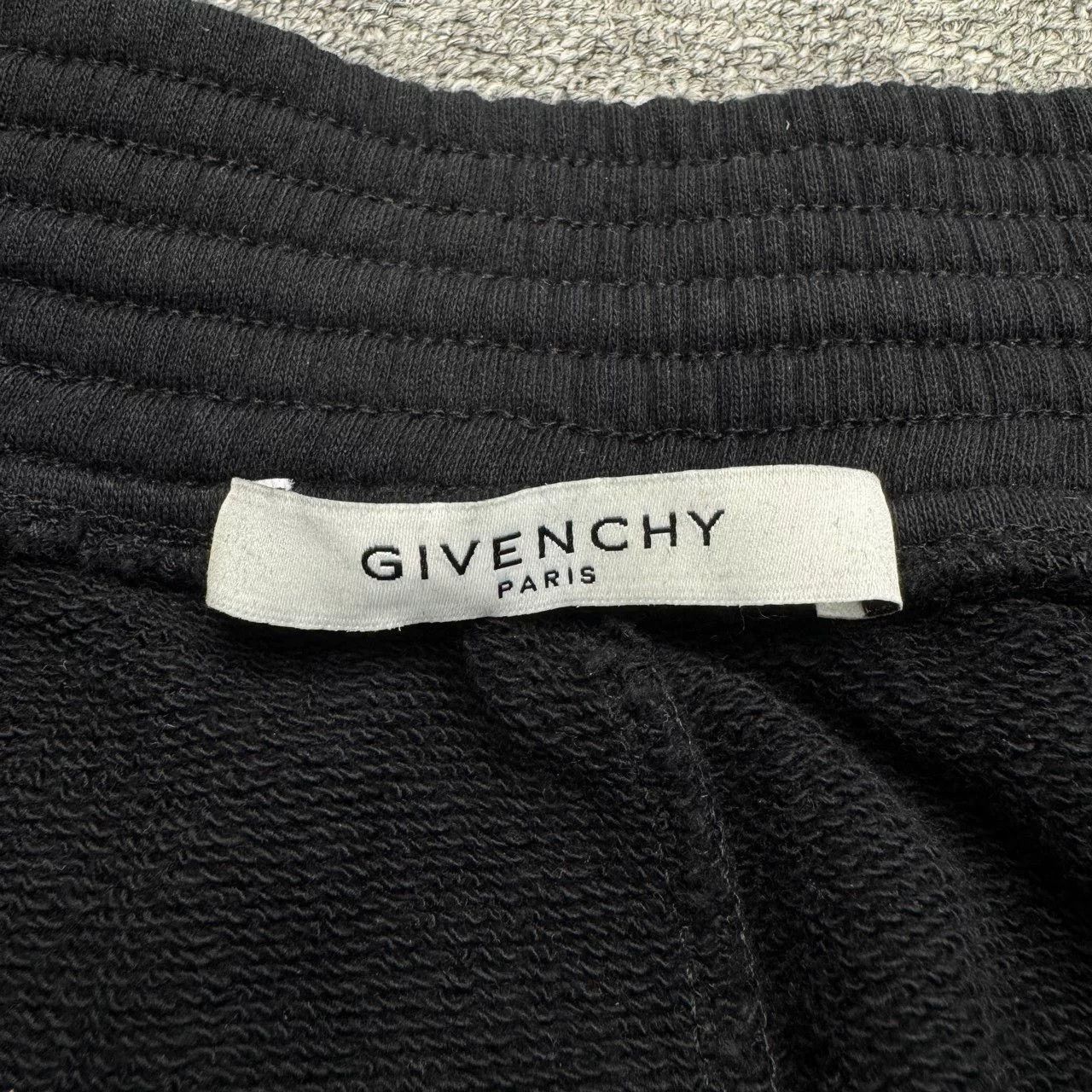 Givenchy Givenchy Striped Letter Embroidered Shorts. Size US 44 / EU 60 - 3 Thumbnail