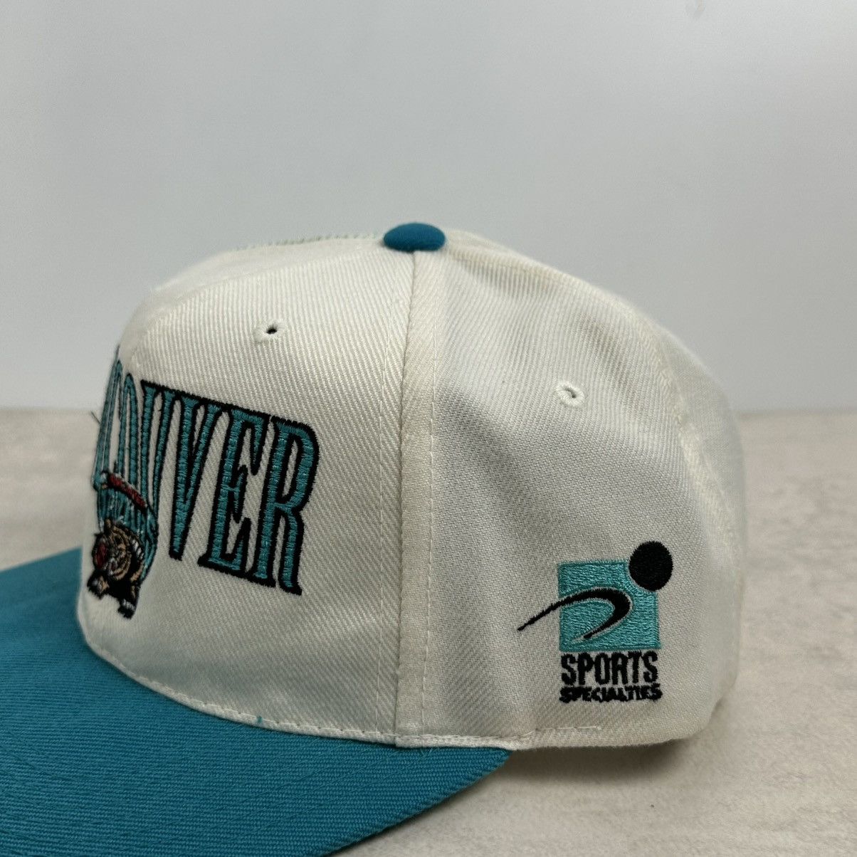 Vintage Vintage 90s Vancouver Grizzlies Laser Sports Specialties Hat Size ONE SIZE - 3 Thumbnail