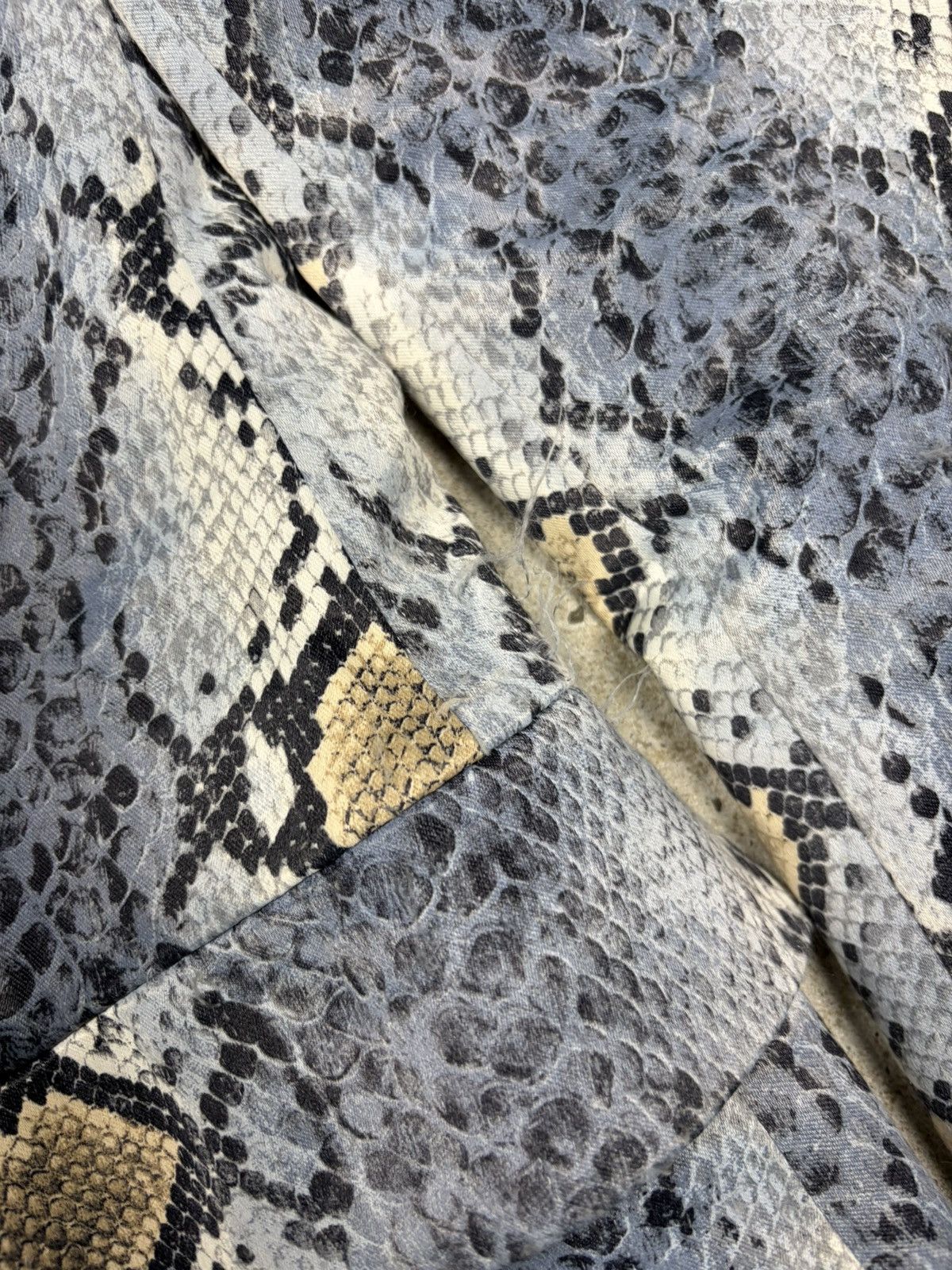 Roberto Cavalli Vintage 2000s Roberto Cavalli Snake Skin Python Print Blazer Size XL / US 12-14 / IT 48-50 - 7 Thumbnail