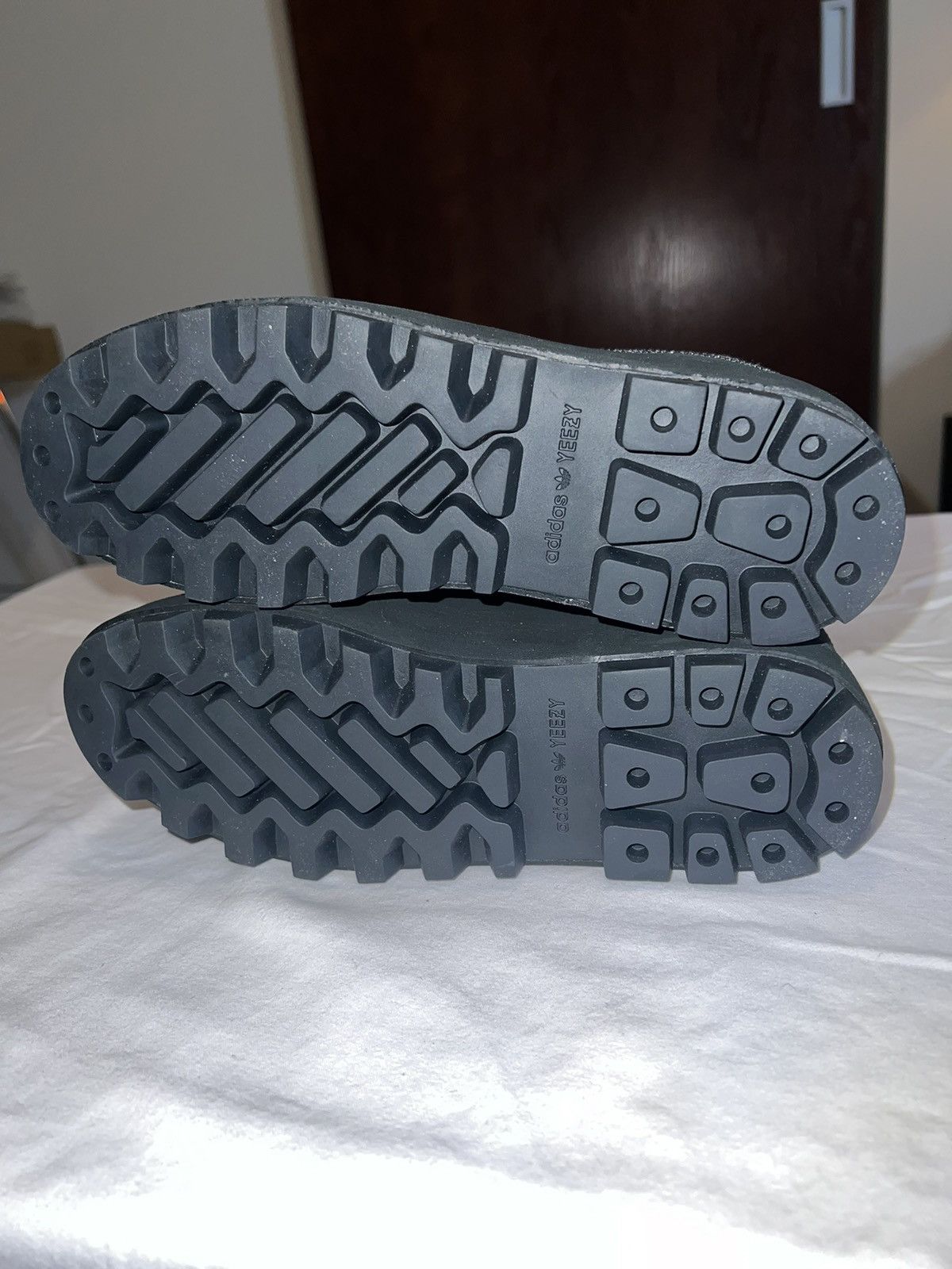 Adidas × Yeezy 2015 Adidas Yeezy Boost 950 Boots Pirate Black W Size 7 Size US 7 / IT 37 - 4 Thumbnail