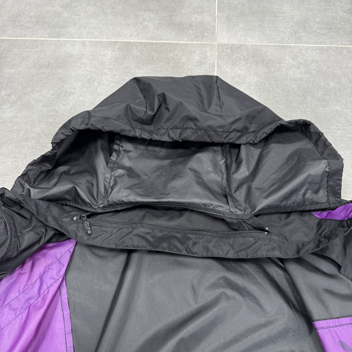 Puma Vintage Puma Big Logo Nylon Windbreaker Jacket 80s 90s Men Size US L / EU 52-54 / 3 - 14 Thumbnail