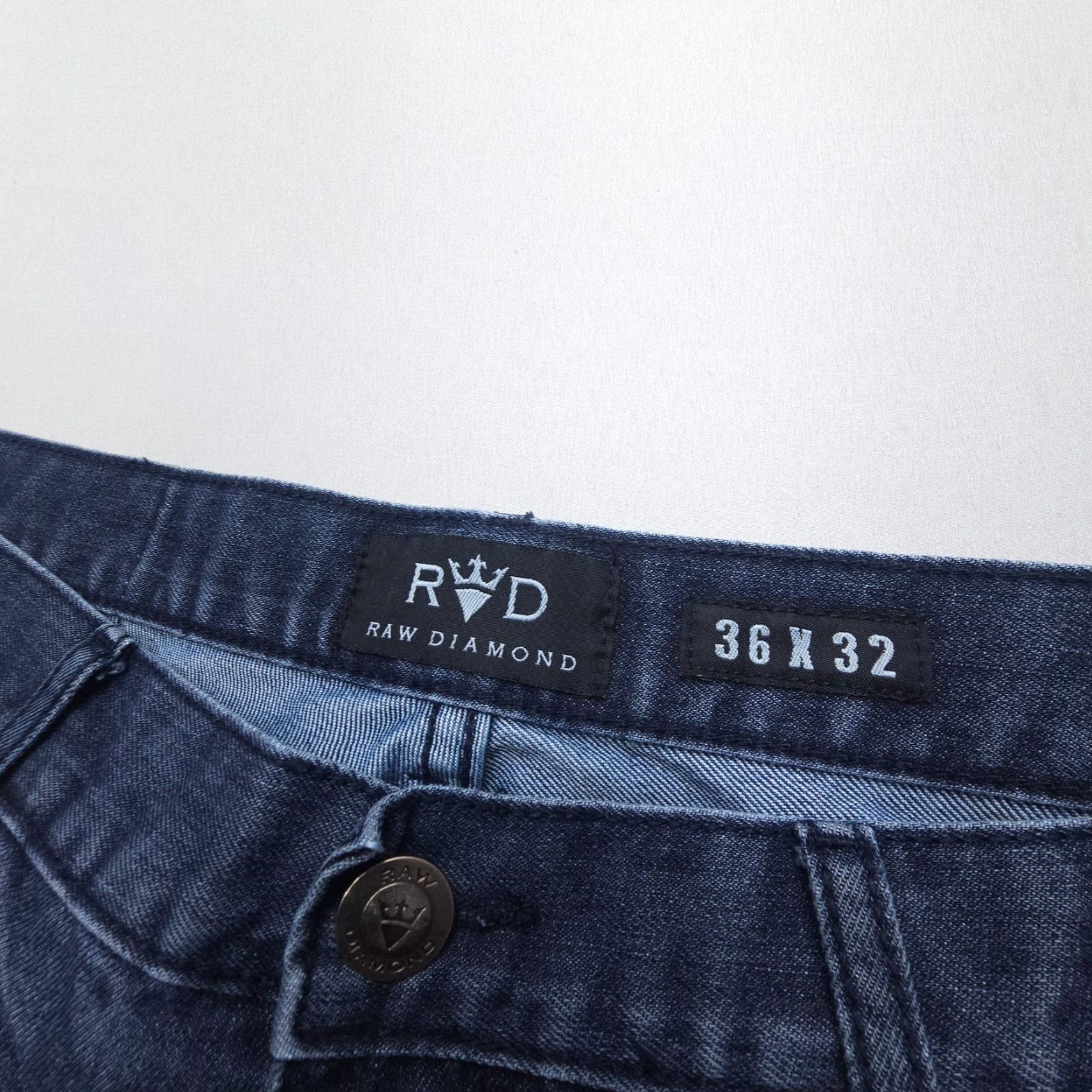 Vintage Raw Diamond Jeans Mens 36x32 Straight Dark Wash Embroidered 5-Pocket Denim Zip Blue Intl? Size US 36 / EU 52 - 3 Thumbnail