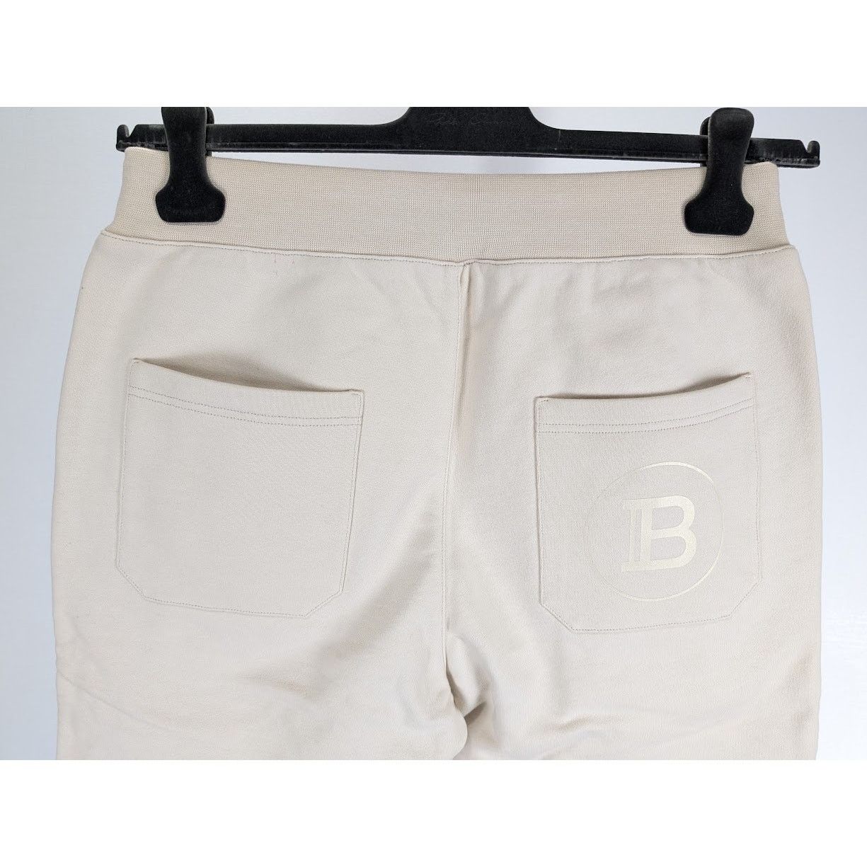 Balmain o1rshd1 B Logo Jogger Short in Beige Size US 32 / EU 48 - 18 Thumbnail