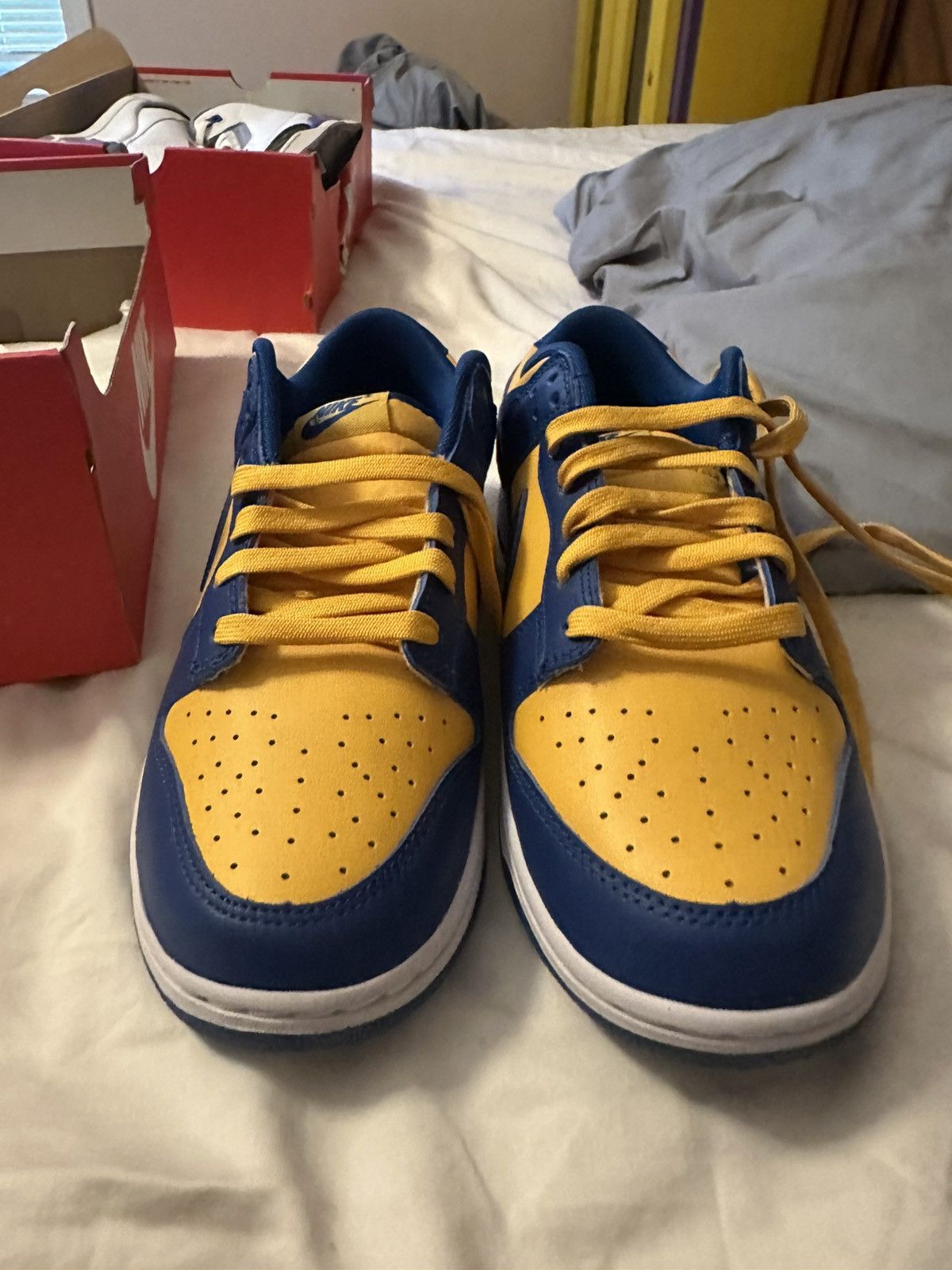 Nike Dunk 9.5 Yellow/Blue Size US 9.5 / EU 42-43 - 6 Thumbnail