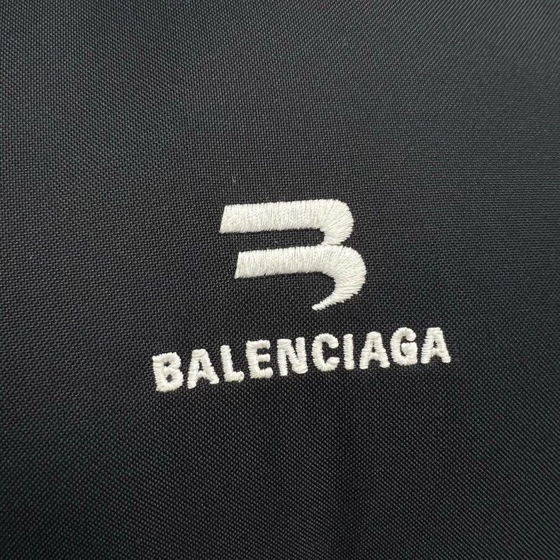 Balenciaga Balenciaga SportyB oversize down vest Size US XXS / EU 40 - 4 Thumbnail