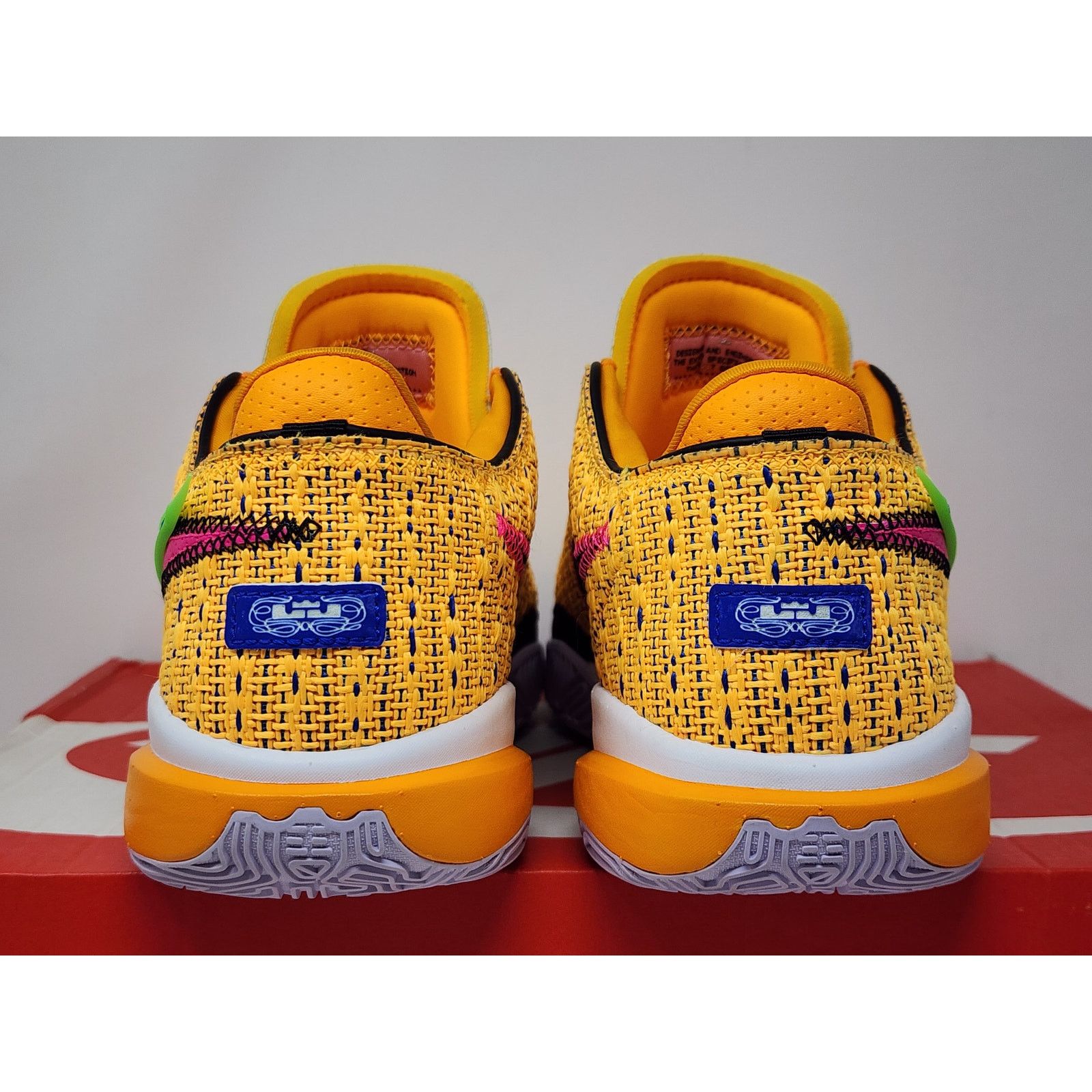 Nike DS Nike LeBron 20 LASER ORANGE DJ5422-801 Size US 8 / EU 41 - 4 Thumbnail