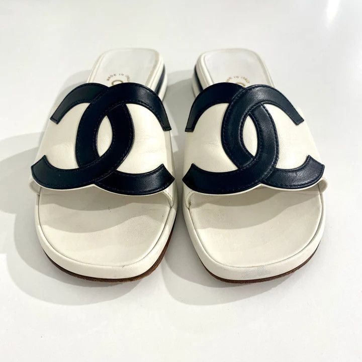 Chanel os11x0426 Vintage CC Slide Sandals in Black/White Size US 11 / IT 41 - 4 Thumbnail