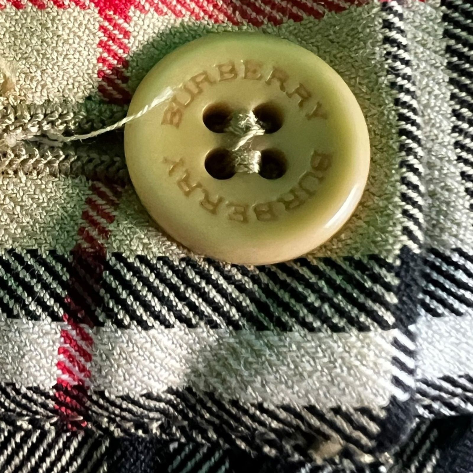 Burberry Vintage 90s Burberry Golf Nova Check Shorts Women - Size 8 Size 30" / US 8 / IT 44 - 7 Thumbnail