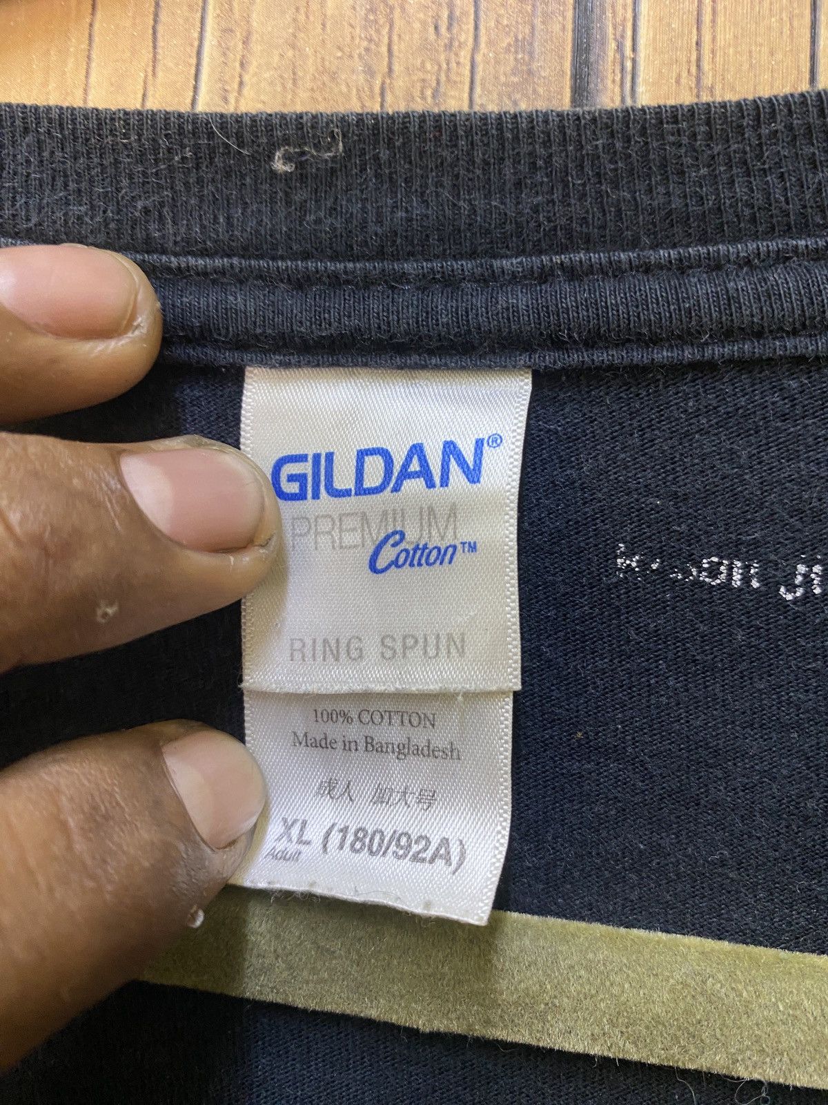Band Tees × Gildan × Vintage Vintage y2k band g drangon tour 2017 tee Size US M / EU 48-50 / 2 - 13 Thumbnail