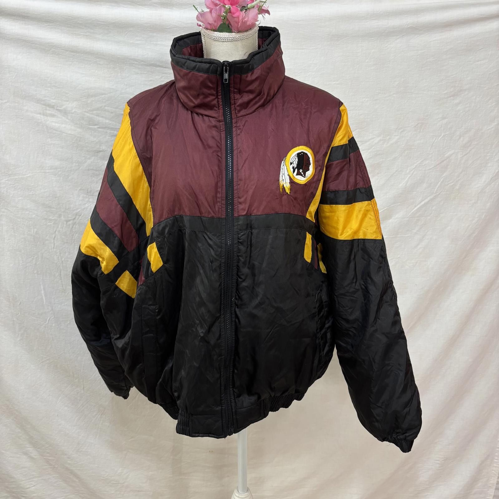 Other Vtg 90s NFL Game day Washington puffer coat sz large Size US L / EU 52-54 / 3 - 3 Thumbnail