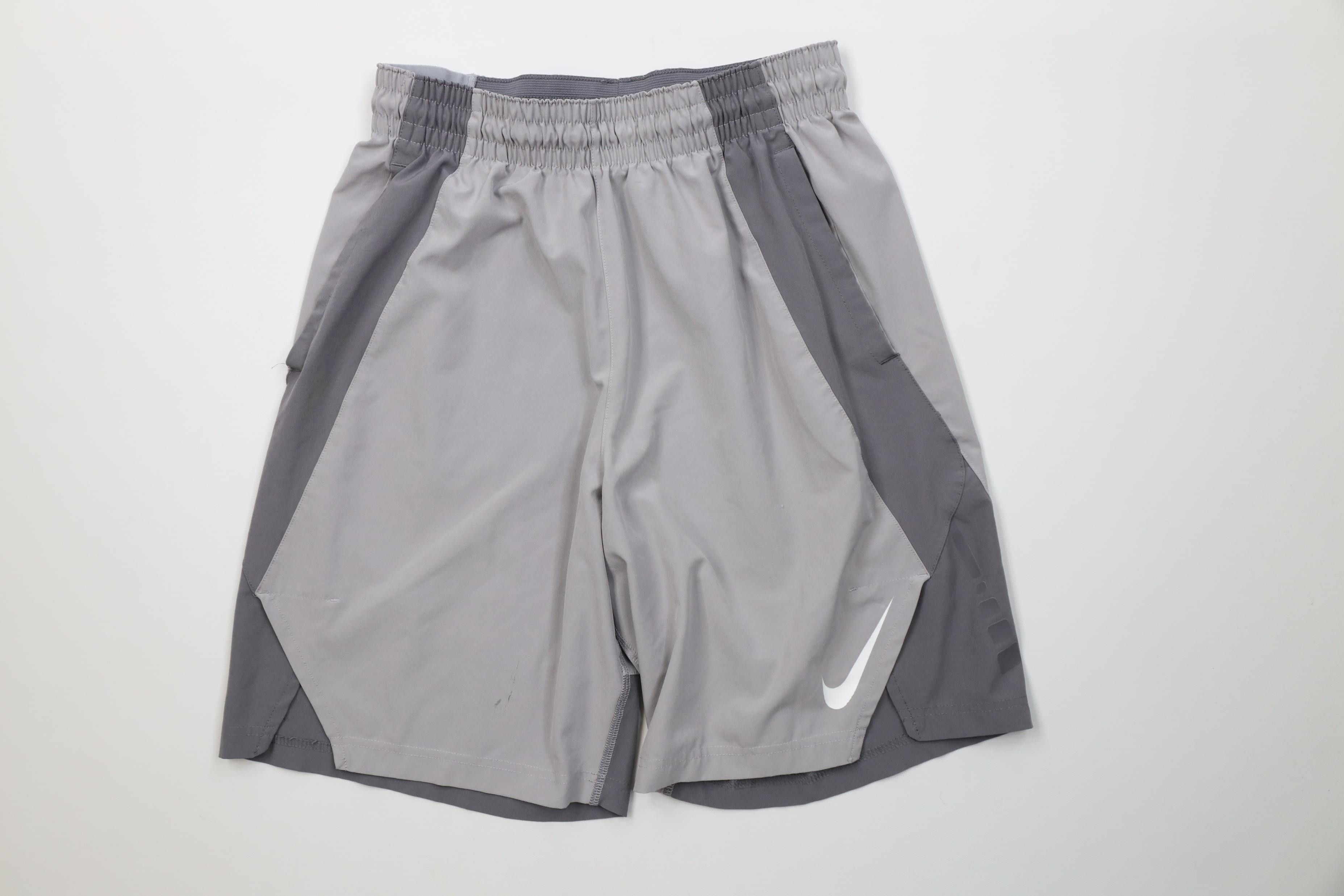 Nike Nike 9" Ultimate Flex Woven Training Gym Shorts Gray Size US 32 / EU 48 - 1 Thumbnail
