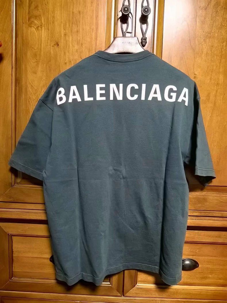 Balenciaga Balenciaga Dark green back logo short sleeve Size US S / EU 44-46 / 1 - 2 Thumbnail