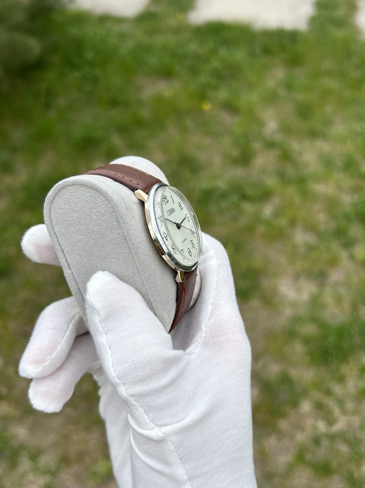 Vintage Vintage Watch Slava Soviet USSR Mechanical Wristwatch 1980s Size ONE SIZE - 8 Thumbnail