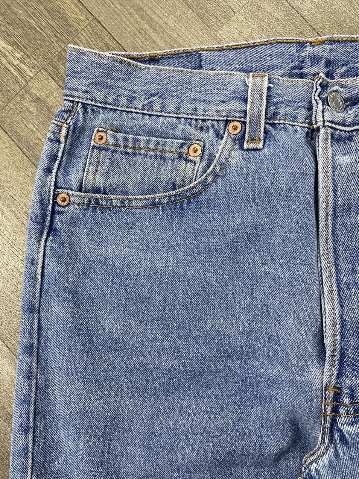 Levi's Vintage Clothing 🇺🇸1990s Vintage Levis 501 USA Straight 33x36 Light Blue Jeans Size US 30 / EU 46 - 4 Thumbnail