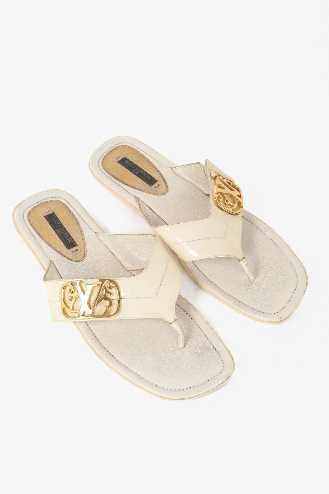 Louis Vuitton Louis Vuitton Zoé Blanc Patent-Leather LV Flat Thong Sandals Size US 8 / IT 38 - 1 Thumbnail